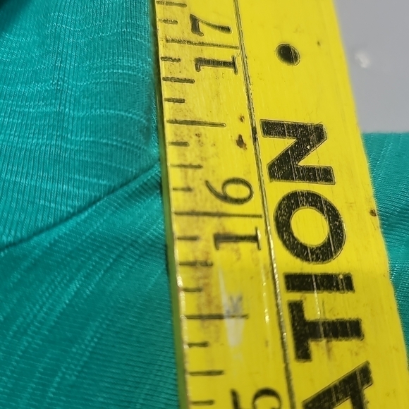 Logo by Lori Goldstein Slub Knit Asymmetrical Hem Top - Picture 8 of 9